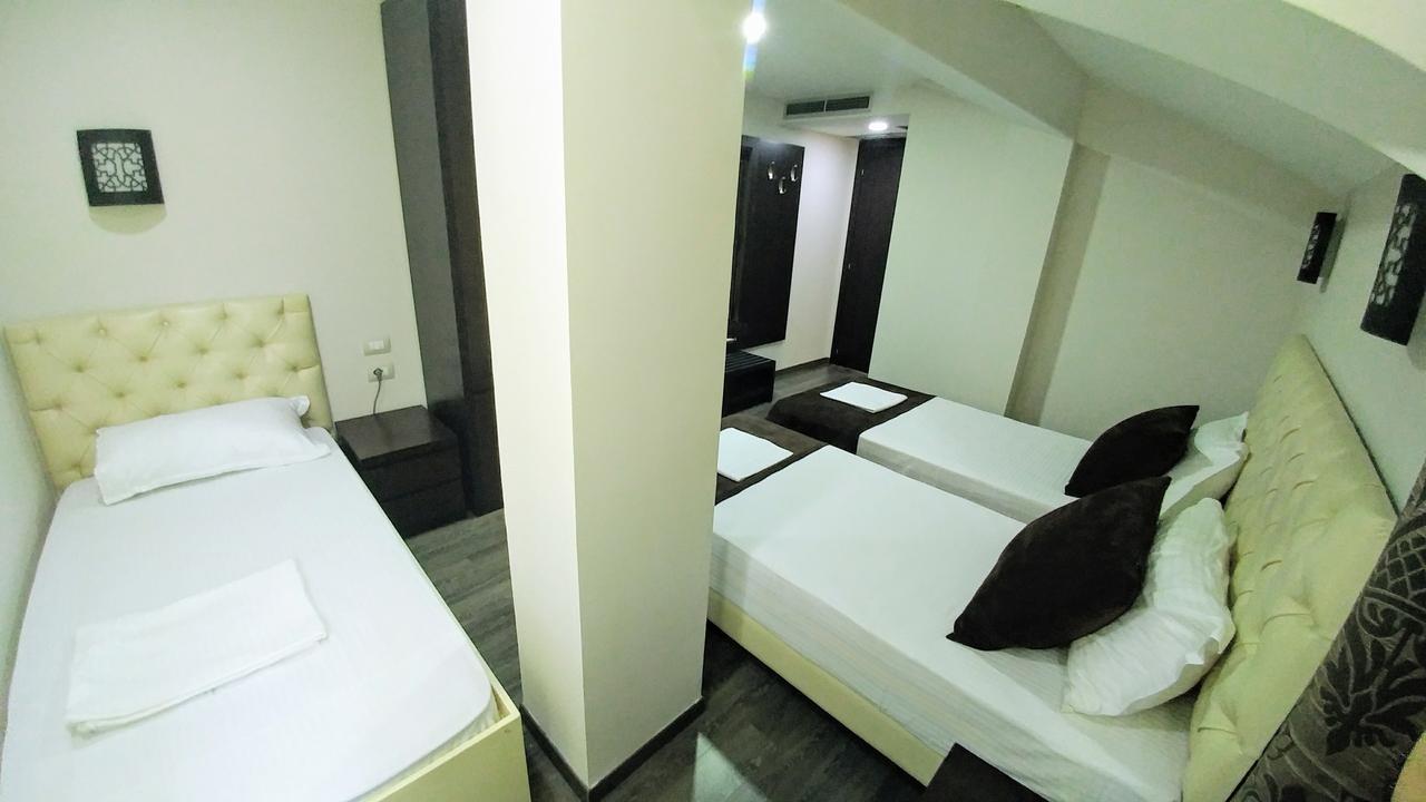 Hotel Town House Tirana Exterior foto