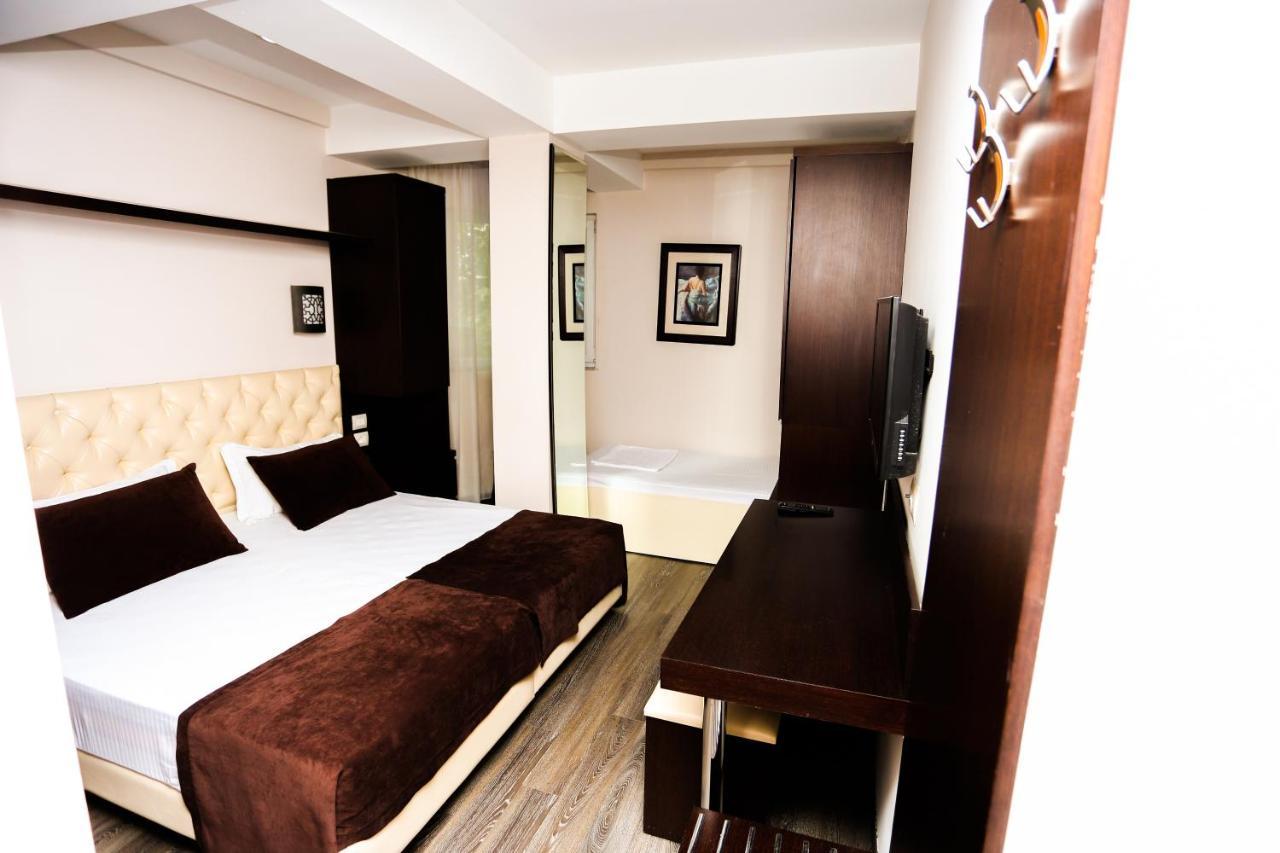 Hotel Town House Tirana Exterior foto