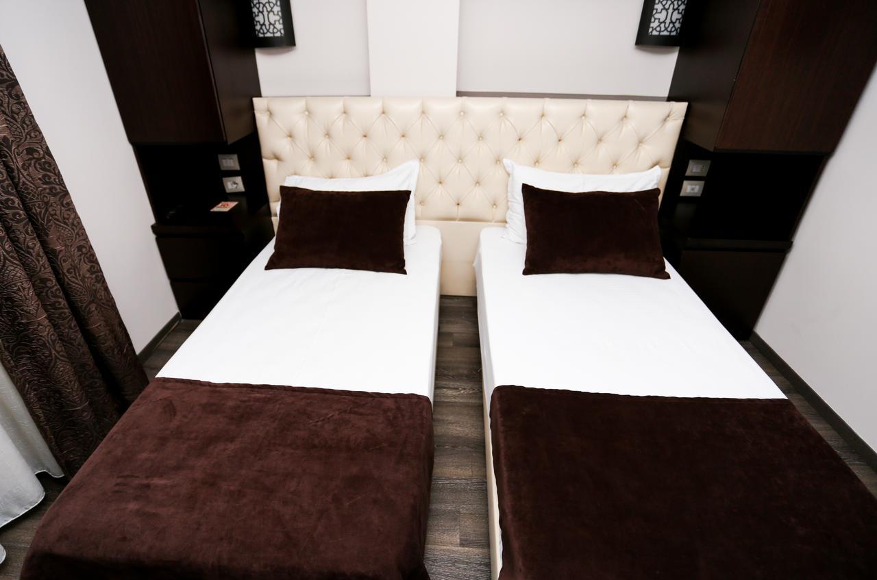 Hotel Town House Tirana Exterior foto