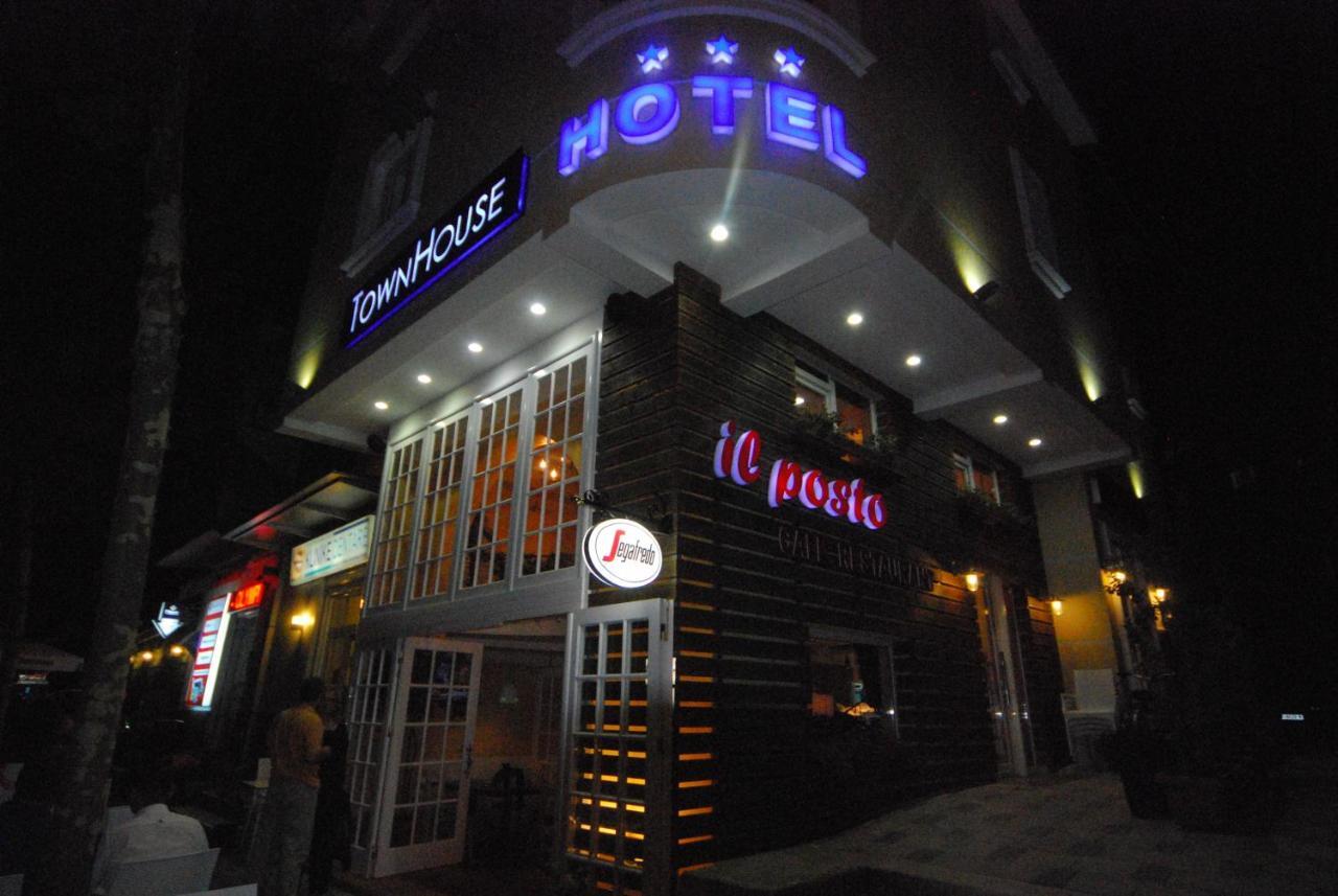 Hotel Town House Tirana Exterior foto